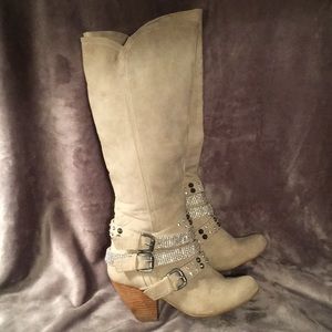 Not Rated German boot. Light cream suede. Size 8.